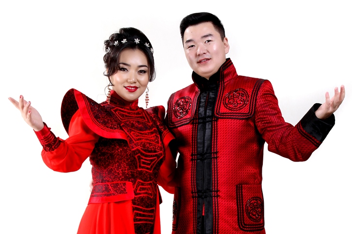 Залуу дуучин гэр бүлийн шинэ цомог худалдаанд гарлаа